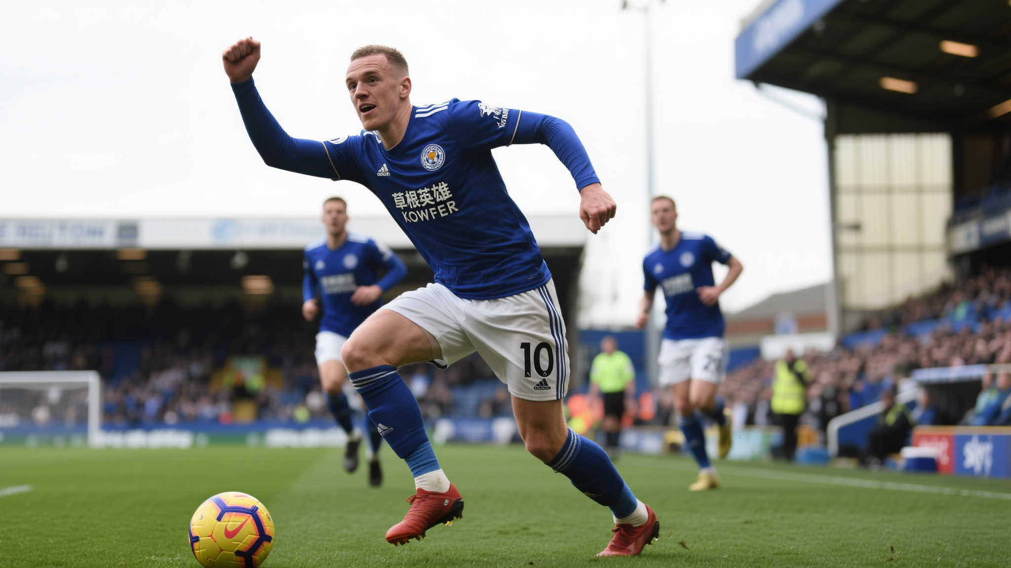 草根英雄谢幕!38岁瓦尔迪蓝狐告别战,赛后全队列队致敬 草根英雄谢幕!38岁瓦尔迪蓝狐告别战,赛后全队列队致敬